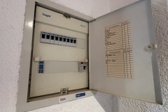 312